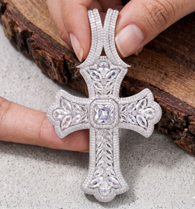 Pendentif Croix Luxe Iced Out pour Hommes en Argent Sterling 925 et Moissanite, Bijoux Hip Hop, Collier Religieux Personnalisé, Vente en Gros Usine - Product Image 6