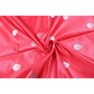 Tela Brocada de Poliéster con Bordado Floral Rojo - 44 Pulgadas de Ancho, Textura Suave de Encaje con Detalles Plateados por Metro - Product Image 4