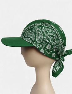 Casquette bandana noire classique à motif paisley blanc, réglable avec fermeture snapback - Product Image 5