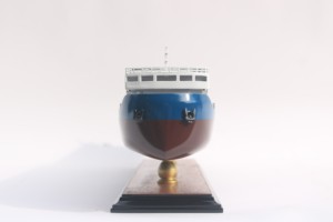 Contenedores Rojos y Azules CMA CGM - Modelo de Buque de Carga Comercial de Madera Hecho a Mano - Product Image 6