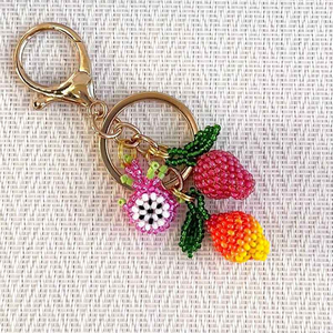 Porte-clés coloré écologique fait main pour femme, motif feuilles, perles et pierres, idéal pour mariage, anniversaire, Fête Nationale - Product Image 3