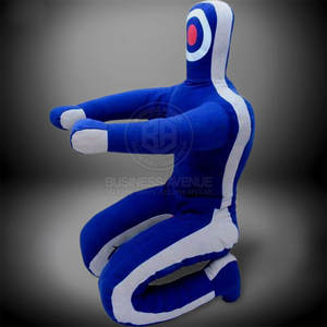 Mannequin de grappling robuste avec coutures sécurisées et couche extérieure résistante, mannequin de grappling de haute qualité avec tissu de qualité supérieure et rembourrage ferme - Product Image 5