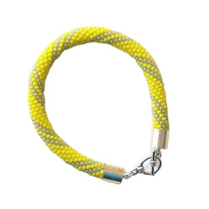 Bracelet brodé de perles vibrant et tendance Les conceptions luxueuses multicolores restent à la mode avec la dernière collection de style classique - Product Image 1