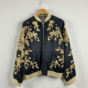 Chaqueta de Invierno Sukajan de Lujo, Hecha a Mano con Alta Calidad, Cuello Alto, Logotipo Frontal, Tacto Muy Suave, Hilo Premium para Bordado - Product Image 1