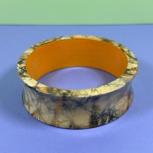 Bracelet large ethnique à motif marbré vert et jaune, manchette plaquée bronze antique, bijoux pour femme - Product Image 6