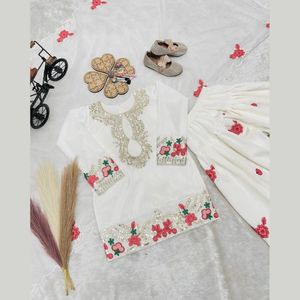 Traje Salwar de Crepé Natural con Bordado Intenso y Lentejuelas, con Dupatta de Seda Organza, Completamente Cosido, Ropa para Niños, Fabricado por Royal Export - Product Image 5