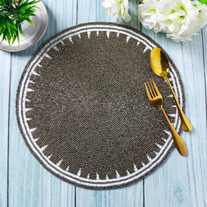 Set de vaisselle arrondi sur le meilleur thème napperon décoratif avec des tampons en tissu de perles de verre pour les fêtes et autres fonctions - Product Image 2