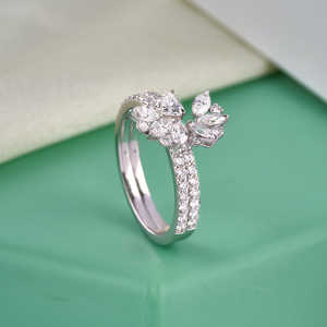 Exclusivo Conjunto de Anillos de Oro con Diamantes de Corte Marquesa, Joyería Fina - Product Image 1