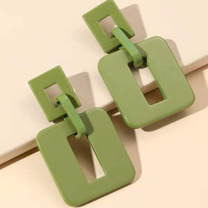 Pendientes de aro de resina artesanales, creativos, exagerados, retorcidos, grandes, redondos, con diseño de hada y patrón en espiral hecho a mano - Product Image 3