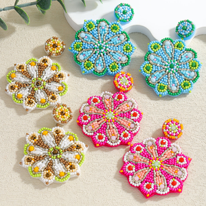 Pendientes de Mujer Hechos a Mano con Cuentas, Elegantes y Coloridos, con Cuentas de Arroz y Flores, por MD HANDICRAFTS - Product Image 1