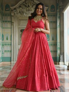 Conjunto de Lehenga Rosa Coral de Diseño Contemporáneo para Mujer - Atuendo para Fiesta de Compromiso con Escote Corazón - Product Image 3