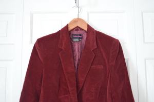 Blazer de Terciopelo Borgoña Vintage para Mujer / Colección Años 80 / Chaqueta de Traje Color Vino / Blazer Estructurado de Dos Botones para Fiestas - Product Image 2