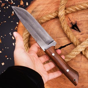 Cuchillo de Hoja Fija de Acero al Carbono Forjado a Mano con Punta Caída, Mango de Madera, para Camping y Uso Exterior, Diseño Full Tang de 2.5mm de Grosor - Product Image 1