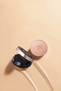 Fond de Teint Coussin Glow Power Lift V 13g Fil Doré Fondant Collagène Acide Hyaluronique Éclaircissant Protection UV Anti-Rides Teint Foncé - Product Image 5