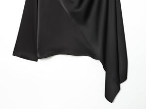 Chemisier plissé en satin soyeux pour femmes, design asymétrique, couleur unie, col rond, haut décontracté à la mode - Product Image 2