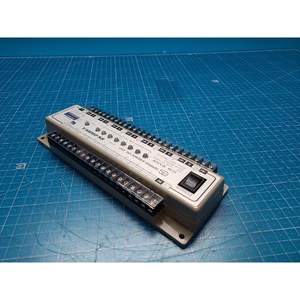 Toyoko Kagaku เซ็นเซอร์วัดระดับของเหลว RS-2000CA ใช้เป็นชิ้นส่วนอุปกรณ์เซมิคอนดักเตอร์รุ่นเก่า - Product Image 2