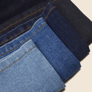 Tela MASTER TEXTILE, Denim Elástico, Tejido Twill, Ecológico, 99% Algodón, 1% Spandex, para Niños, Niñas, Hombres y Mujeres, Otoño/Invierno, 10.97 OZ +/-5% - Product Image 1
