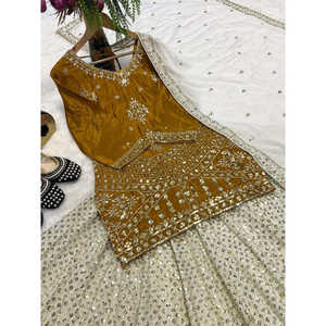 Conjuntos Elegantes para Mujer, Top Lehenga con Bordado Elegante, Trabajo con Lentejuelas y Zari - Product Image 3