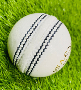 Pelota de Cricket Kookaburra Reglamentaria de Cuero Blanco Cosida a Máquina 156 g, Calidad de Partido, Pelota de Cricket de Liga, Calidad Premium - Product Image 4