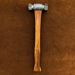 Elegante Martillo de Acero de Damasco de Grado Industrial Hecho a Mano con Mango de Madera Decorativo, 18 Pulgadas de Largo, 3 Pulgadas de Diámetro de Cara, Antideslizante - Product Image 1