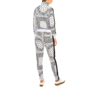 Ensemble de survêtement sportif 2-en-1 personnalisé pour femme, imprimé, décontracté, avec sweat à capuche et pantalon de jogging à cordon, pour la gym et le fitness, vente en gros - Product Image 4
