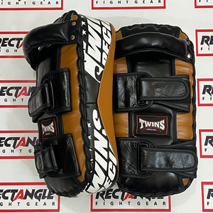 Best Seller Genuine Leather Twins Boxing Training Kick <b>Pads</b> Kick Boxing Strike Curved Arm <b>Pad</b> MMA <b>Focus</b> Muay Thai Punch Shield - Product Image 2