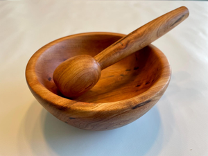 Ensemble mortier et pilon en bois artisanal, durable, pour broyer les herbes et les épices, bol en bois de qualité alimentaire, cuillère assortie - Product Image 5