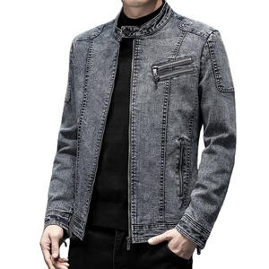 Veste en jean de coton pour homme avec fermeture éclair, design sportif brodé style motard, col rabattable, finition soignée - Product Image 1
