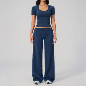 Ensemble de yoga 2 pièces blanc pour femme : Leggings sans couture taille haute avec effet froncé aux fesses et haut court à manches courtes avec dos découpé - Product Image 5