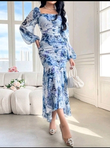 เดรสยาวลายดอกไม้สีฟ้า แขนยาว ทรงเอ เอวสูง จับจีบระบาย ชุดเดรสทรงสลิปยาวปานกลาง  ชุดเดรสออกงานหรูหราสำหรับงานแต่งงาน - Product Image 2