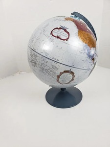 ลูกโลกโลหะงานฝีมือชิ้นเอก พร้อมทวีปทวีปต่างๆ ที่วาดด้วยมือบนเหล็ก และแกนโลหะแบบทำเก่าเพื่อความสวยงามสไตล์วินเทจ - Product Image 4