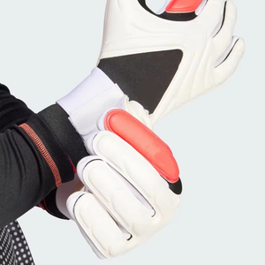Gants de gardien de but Pakistan Hi-Tech Grip, fabrication allemande de précision, avec une forte adhérence et une protection des doigts en latex respirant. - Product Image 4
