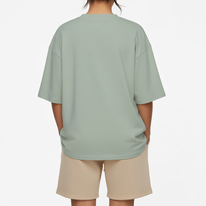 Conjunto de Dos Piezas para Mujer en Verde Menta, Camiseta de Manga Corta y Pantalones Cortos Beige, Corte Holgado Informal, Ropa de Primavera/Verano, 100% Algodón Tejido - Product Image 2