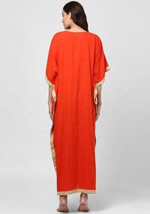 Jolie robe Caftan en coton à col en V contrasté orange et beige à motif uni «Let's Stay Home and Get Cozy» - Product Image 4