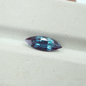 Gema de Alejandrita Cultivada en Laboratorio de 1.30 Quilates, Corte Marquesa, Cambio de Color - Product Image 2