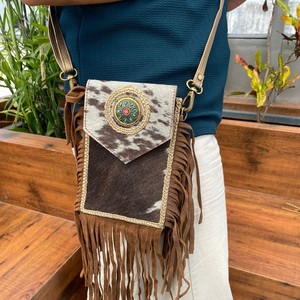 Gran oferta, bolso móvil cruzado con flecos grandes de piel de vaca hecho a mano para mujer, bolso de teléfono móvil Concho de cuero genuino occidental para mujer - Product Image 2