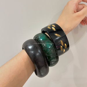 Brazaletes de Resina Personalizados, Brazalete Artístico de Acrílico para Mujer, Colección de Joyería de Diseño Único - Product Image 1