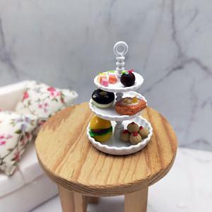 Accessoires pour maison de poupée miniature : Support exquis à trois niveaux avec bord festonné et petite poignée en boucle - Product Image 4