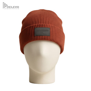 Bonnet unisexe personnalisé de qualité supérieure 100 % acrylique rayé rouge à côtes fines, bord roulé, étiquette tissée haute densité - Product Image 1