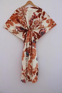 Kaftanes estampados con estilo, diseñados para brindar comodidad y elegancia, con diseños vibrantes, corte holgado y para uso diario. - Product Image 4