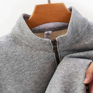 เสื้อสเวตเตอร์ขนแกะคอตตอนคุณภาพระดับพรีเมียมผ้าสัมผัสนุ่มสไตล์สตรีทแวร์ทันสมัยสำหรับผู้ชายและผู้หญิง - Product Image 1