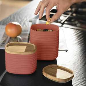 Boîte de rangement de cuisine en métal de qualité supérieure avec couvercle en bois pour l'organisation du garde-manger et une présentation élégante sur le comptoir - Product Image 3
