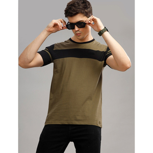 T-shirt à manches courtes pour homme, vert olive, avec bande contrastée noire, coupe ajustée, décontracté, tricoté, col rond - Product Image 4