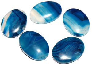 Cabochons d'Orgone Énergétique en Agate Turquoise Guérisseuse - Décoration Maison Gravée et Sculptée pour l'Amour et le Feng Shui - Product Image 5