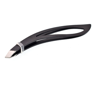 Pinzas para Cejas de Acero Inoxidable con Punta Inclinada, Diseño Nuevo, Marca Privada, Venta al por Mayor, Color Negro - Product Image 4