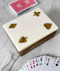 Boîte à cartes à jouer en résine faite à la main, best-seller, élégante et durable, design classique, boîte de rangement décorative pour jeux. - Product Image 3