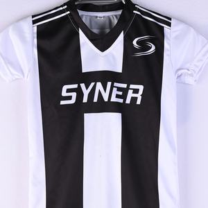 Uniforme de fútbol personalizado de alta calidad para niños Logo personalizado Impreso Poliéster Jersey Shorts Set con nombre personalizado - Product Image 1