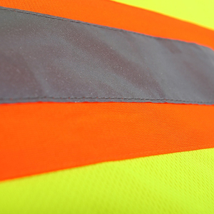 Camiseta de Seguridad de Alta Visibilidad con Franjas Reflectantes Rosas, Manga Corta, Clase 1 EN ISO Clase 2, con Luz LED Intermitente - Product Image 6