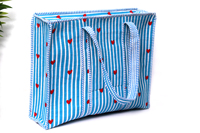 Sac fourre-tout matelassé à rayures bleues avec cœur, sac fourre-tout en coton fait main, sac de shopping mignon à imprimé cœur, sac de voyage léger