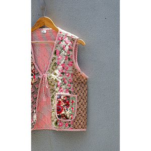 Chaleco acolchado de algodón con patchwork floral hecho a mano, sin mangas, para mujer, estilo vintage bohemio, ropa de verano, regalo para ella. - Product Image 3